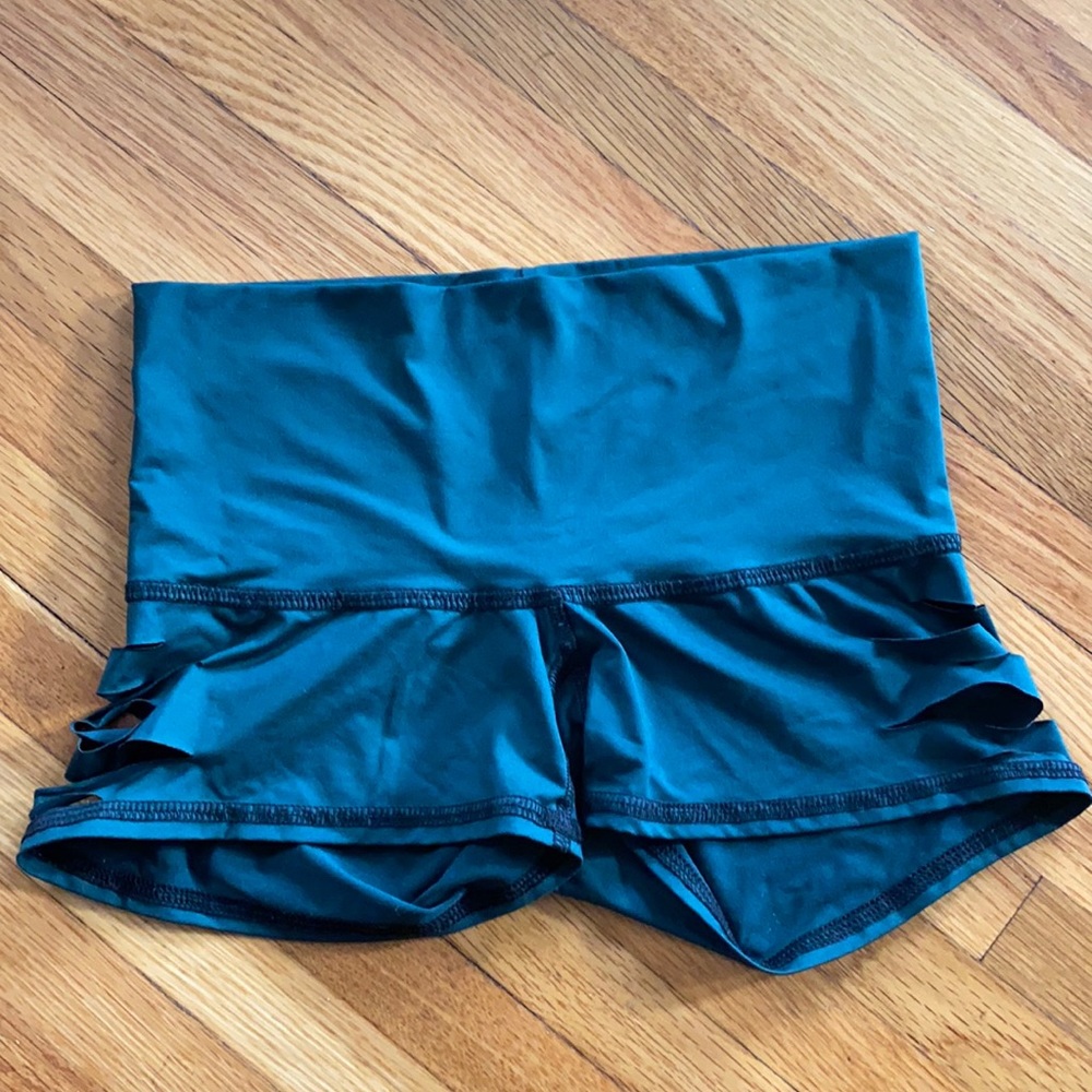 Teeki booty yoga shorts